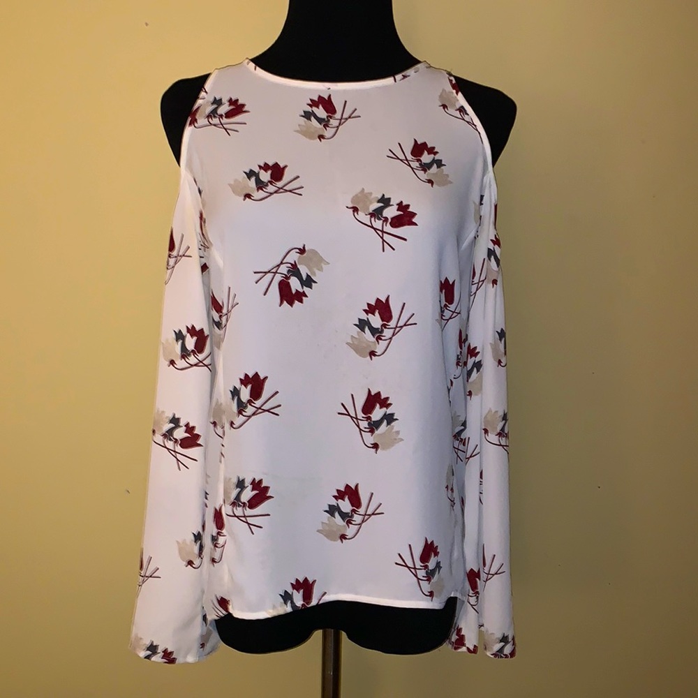 Chelsea - Women’s Sz XS Open Shoulder blouse